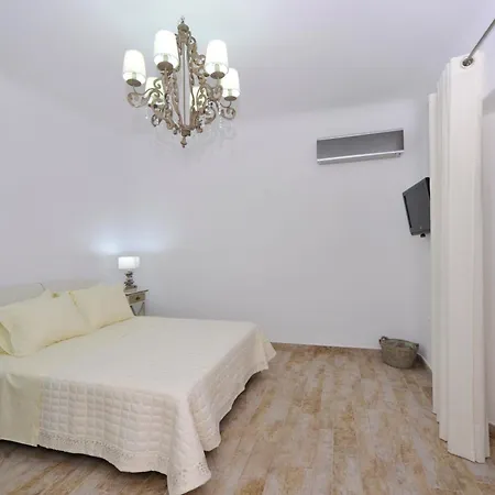 Chrysalis Nature 4 Apartmán Páros