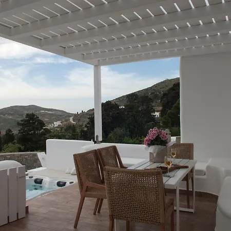 Chrysalis Nature 4 * Parikia (Paros)